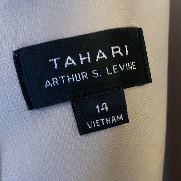 TAHARI PARTY DRESS - Picture 9 of 10